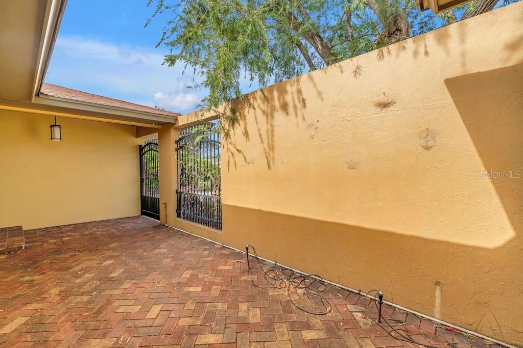 Photo of 11174 90th Terrace, Seminole, FL 33772 (MLS # TB8446561)