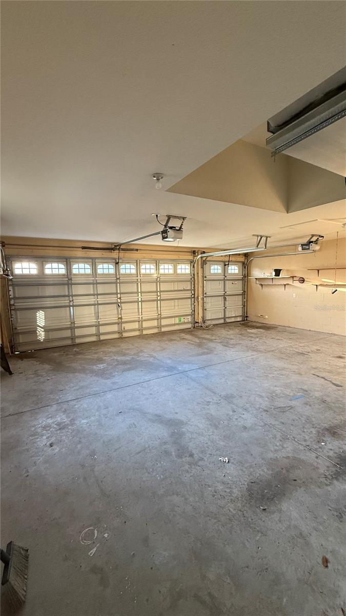 OAKS THE - Residential Lease