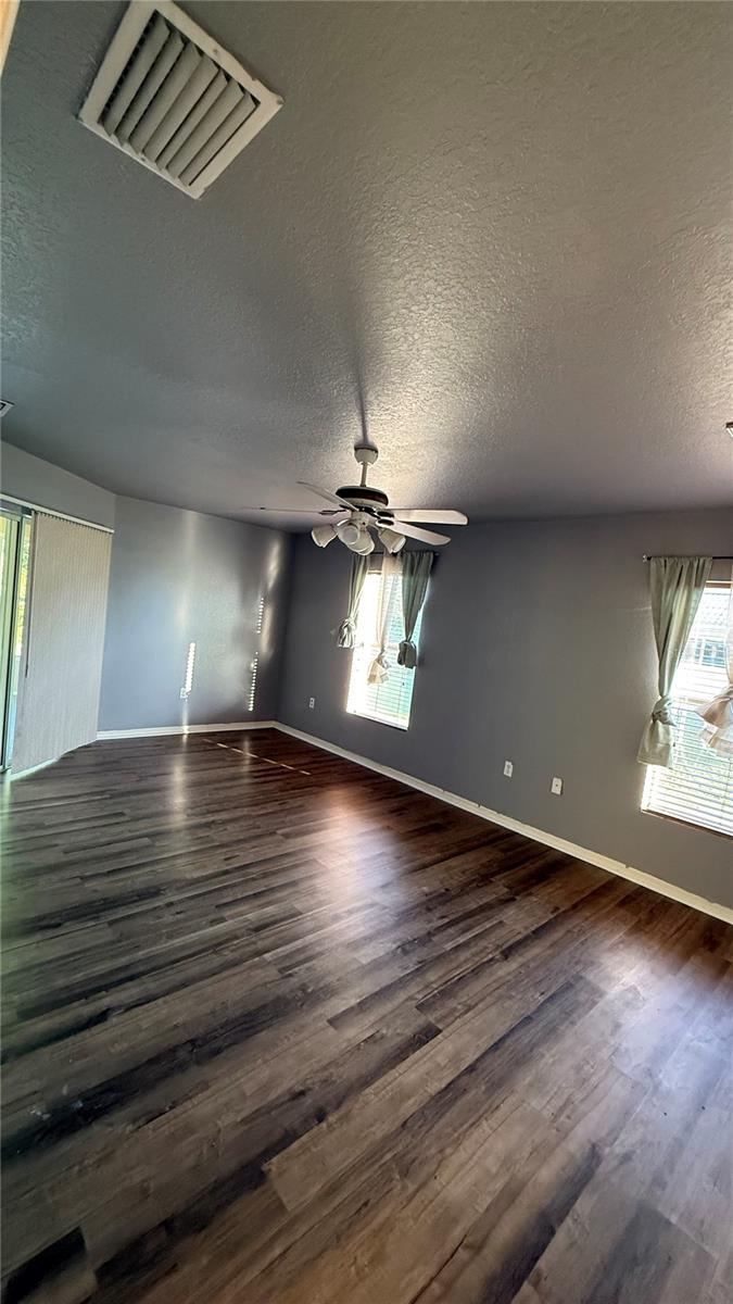 OAKS THE - Residential Lease