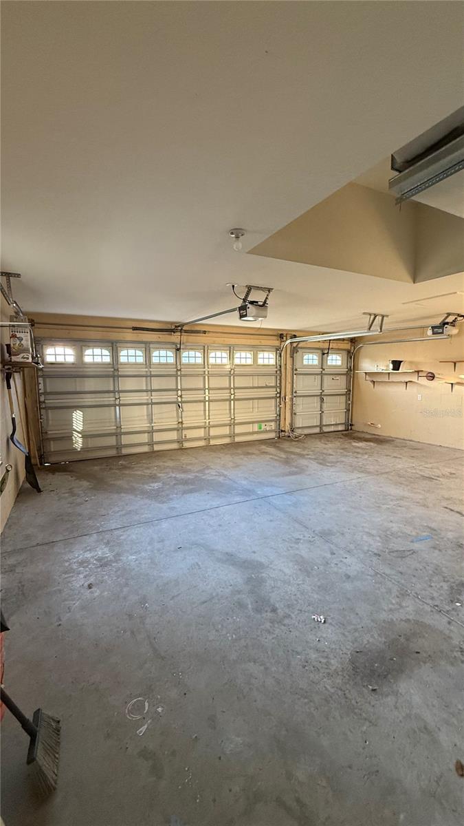 OAKS THE - Residential Lease