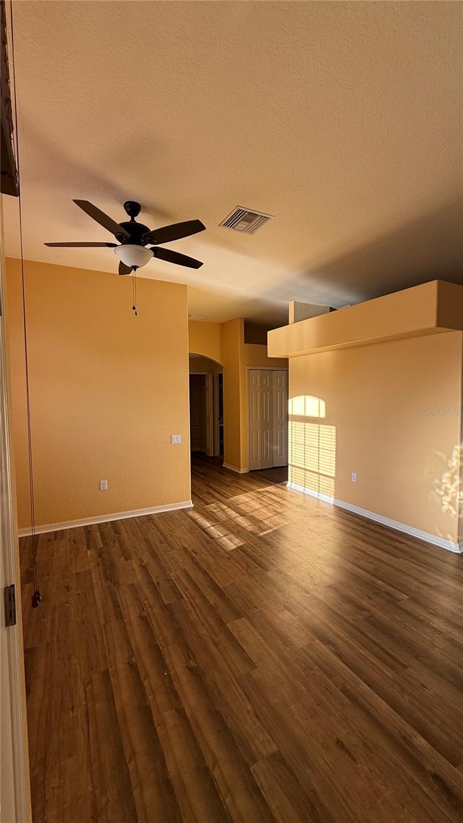 OAKS THE - Residential Lease