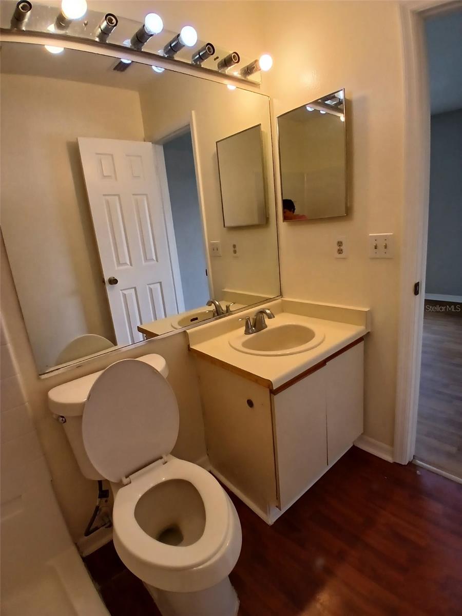 HIDDEN OAKS CONDO PH 10 - Residential