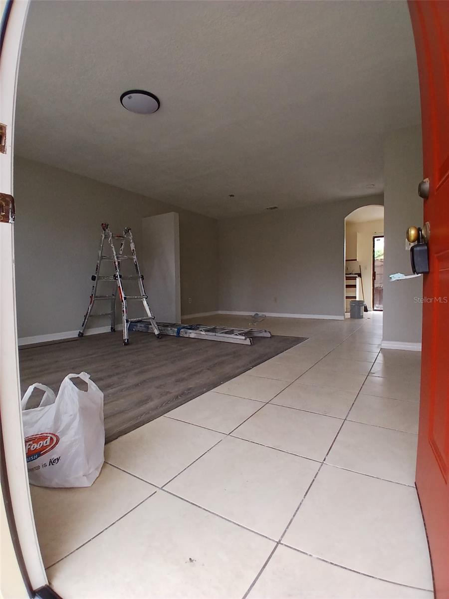 HIDDEN OAKS CONDO PH 10 - Residential