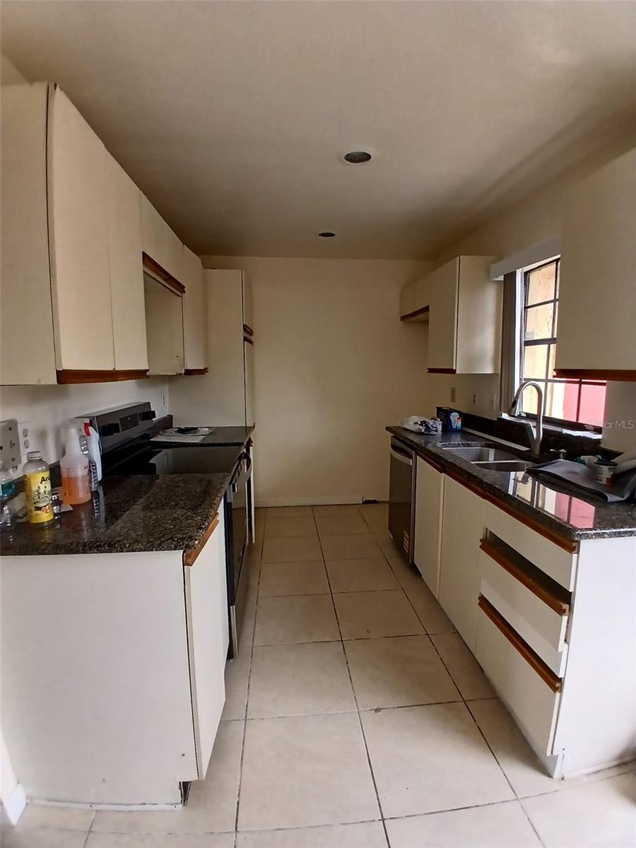 HIDDEN OAKS CONDO PH 10 - Residential