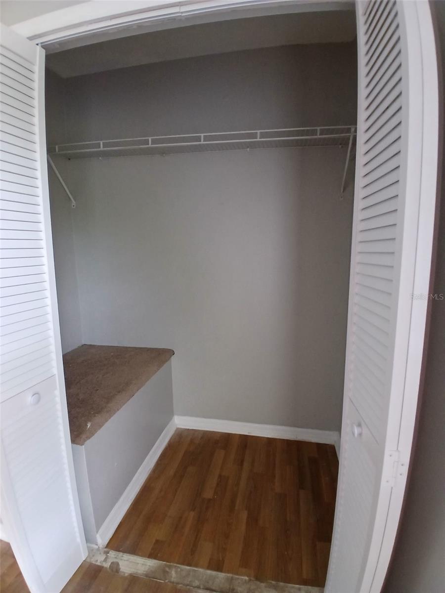 HIDDEN OAKS CONDO PH 10 - Residential