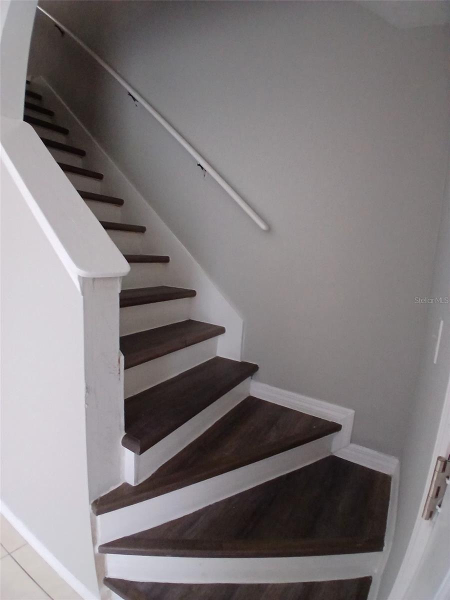 HIDDEN OAKS CONDO PH 10 - Residential