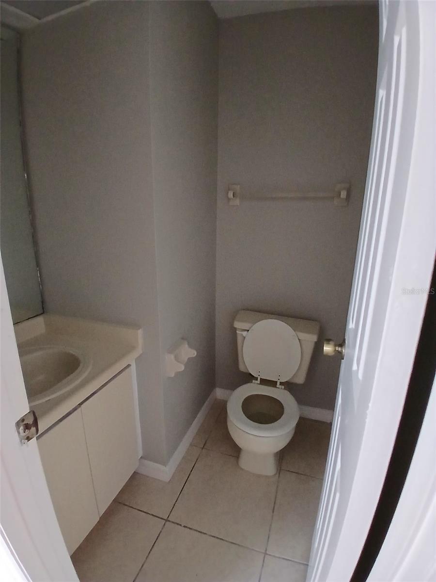 HIDDEN OAKS CONDO PH 10 - Residential