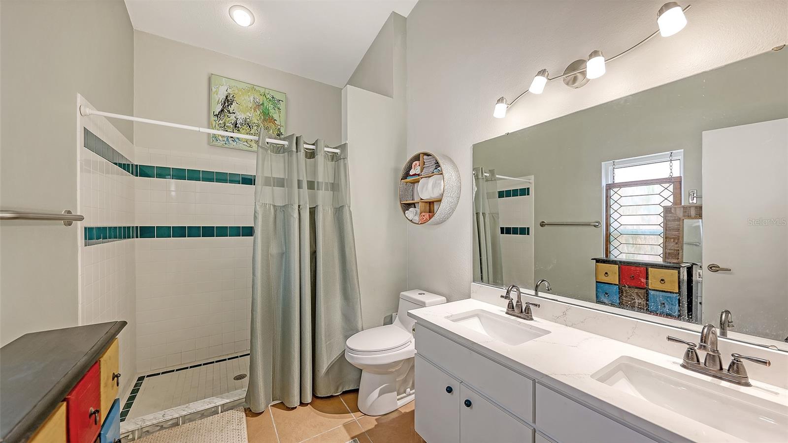 PINECREST - Residential