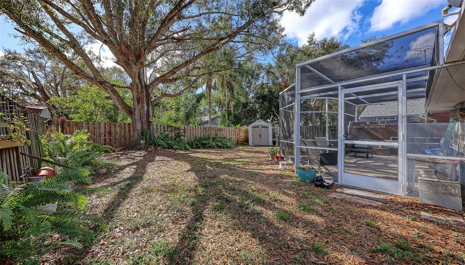 PINECREST - Residential