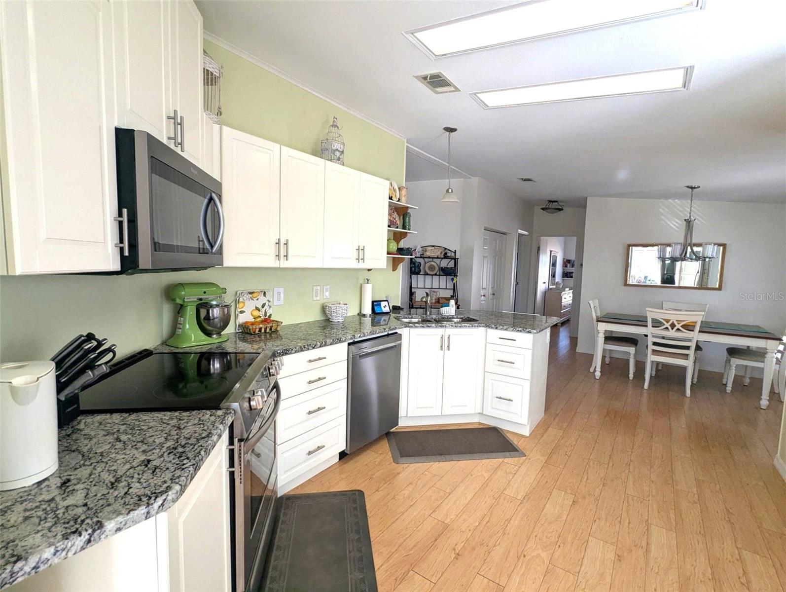 MAPLE LEAF ESTATES - Residential