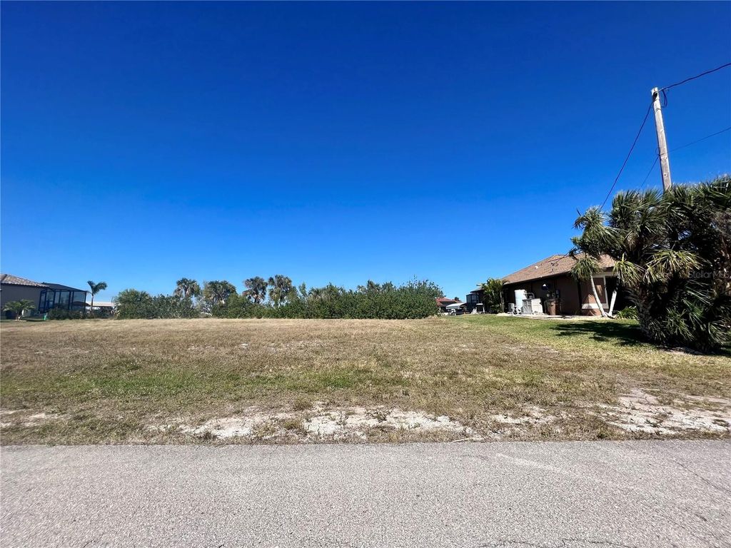 Photo of 4221 NW 20th Terrace, Cape Coral, FL 33993 (MLS # C7515404)