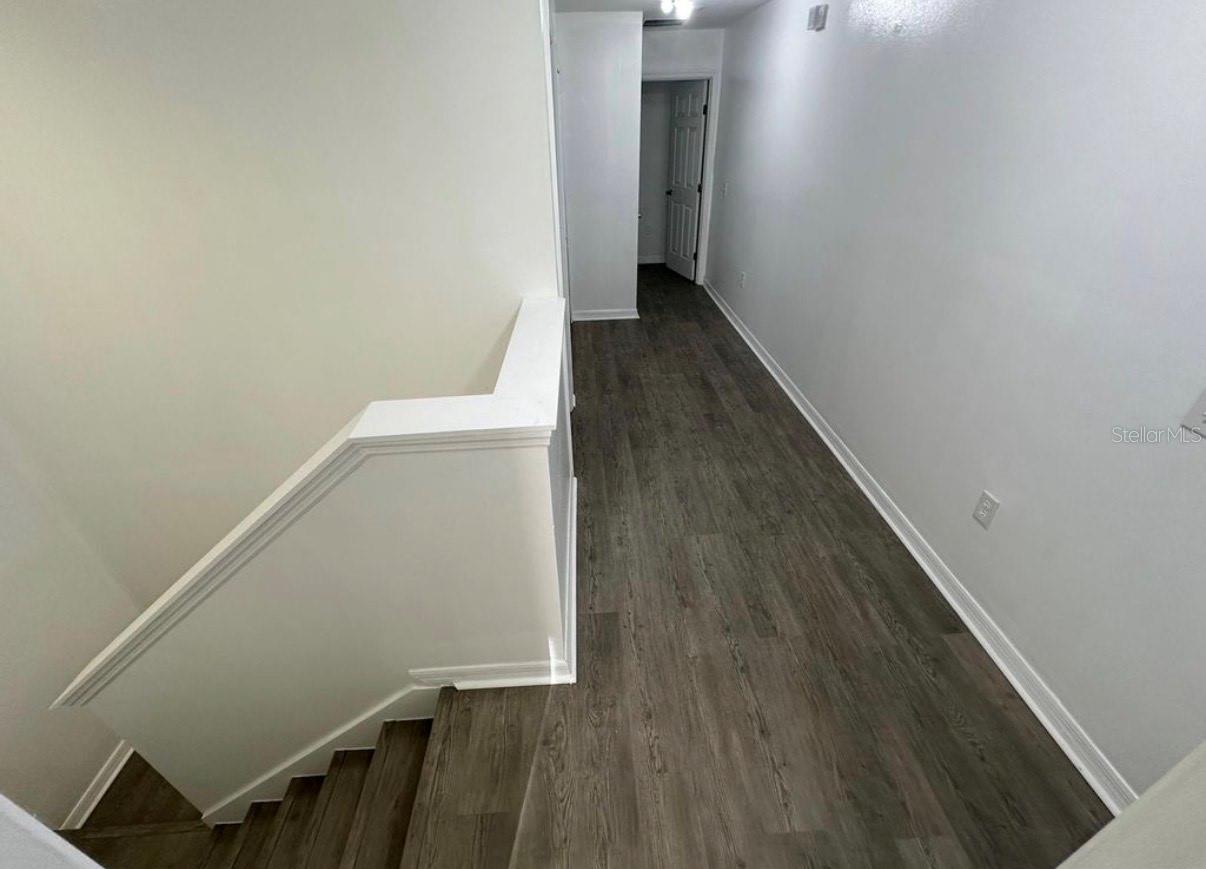 CRESTWYND BAY - Residential Lease