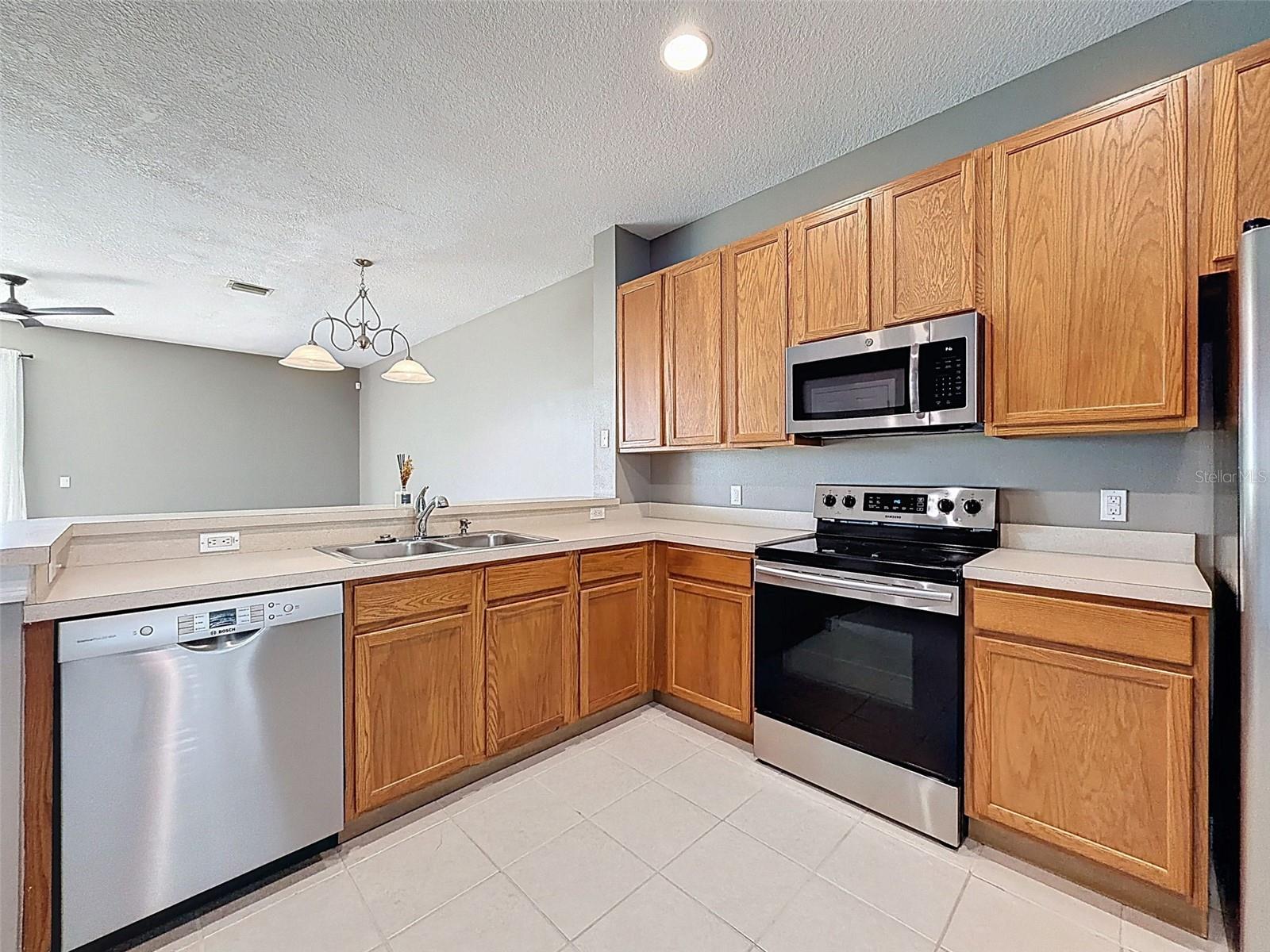 SEMINOLE PALMS AT LARGO - Residential