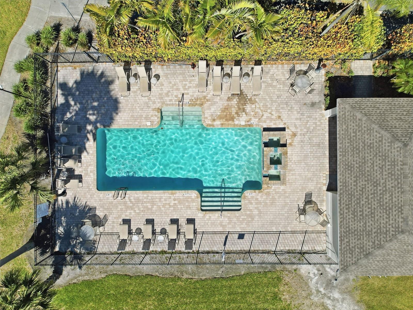 SEMINOLE PALMS AT LARGO - Residential