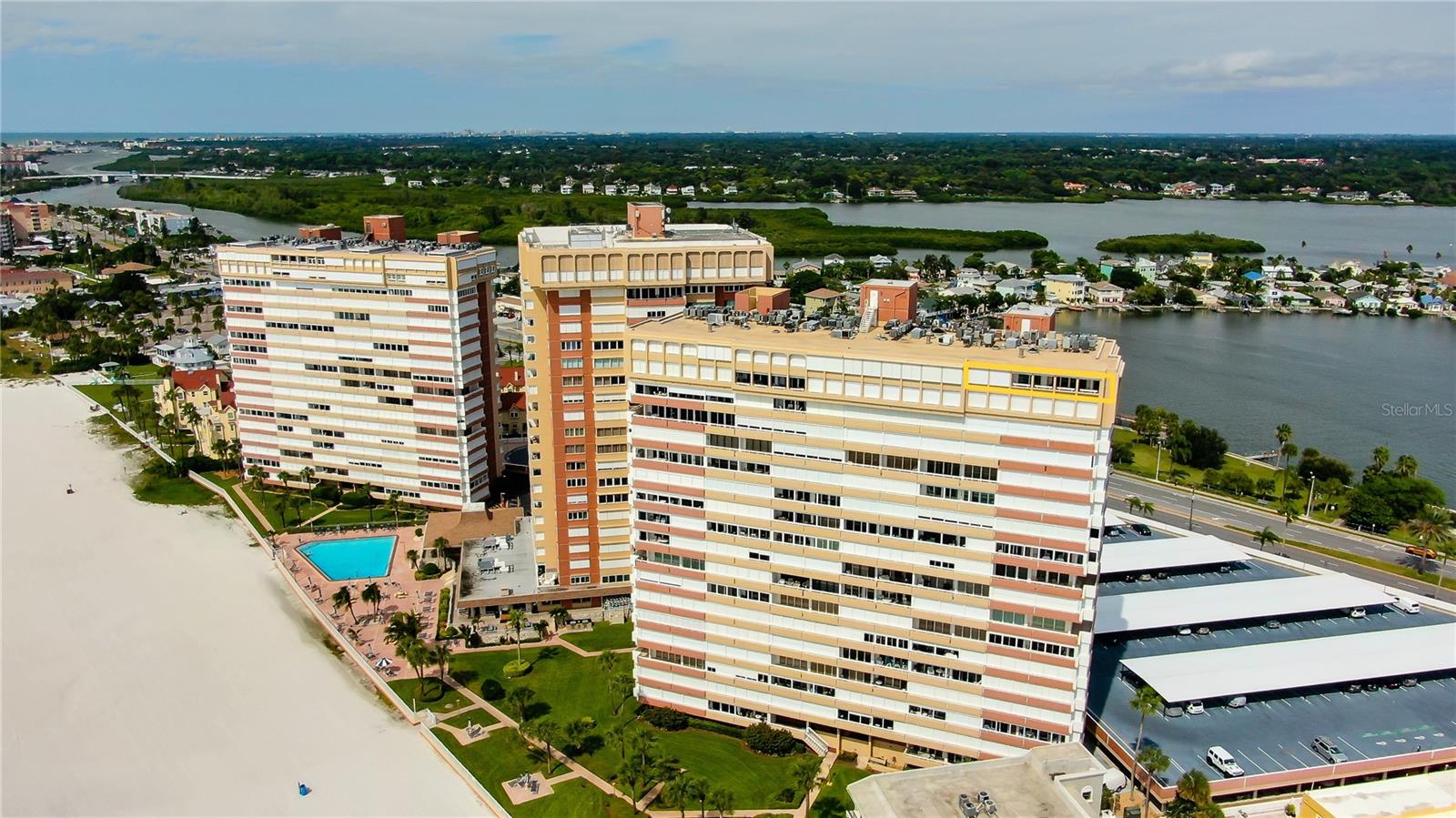 REDINGTON TOWERS 1 CONDO - Residential