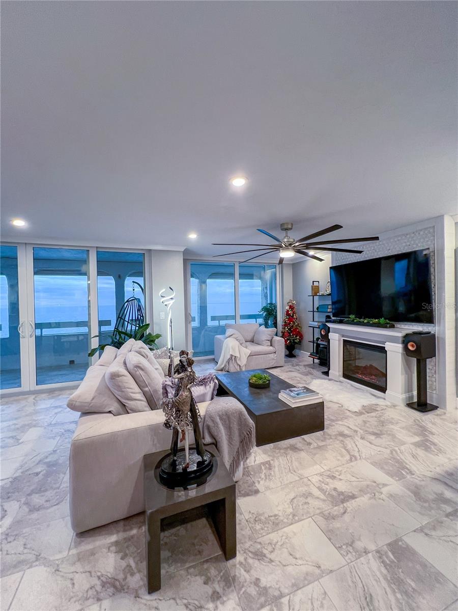 REDINGTON TOWERS 1 CONDO - Residential