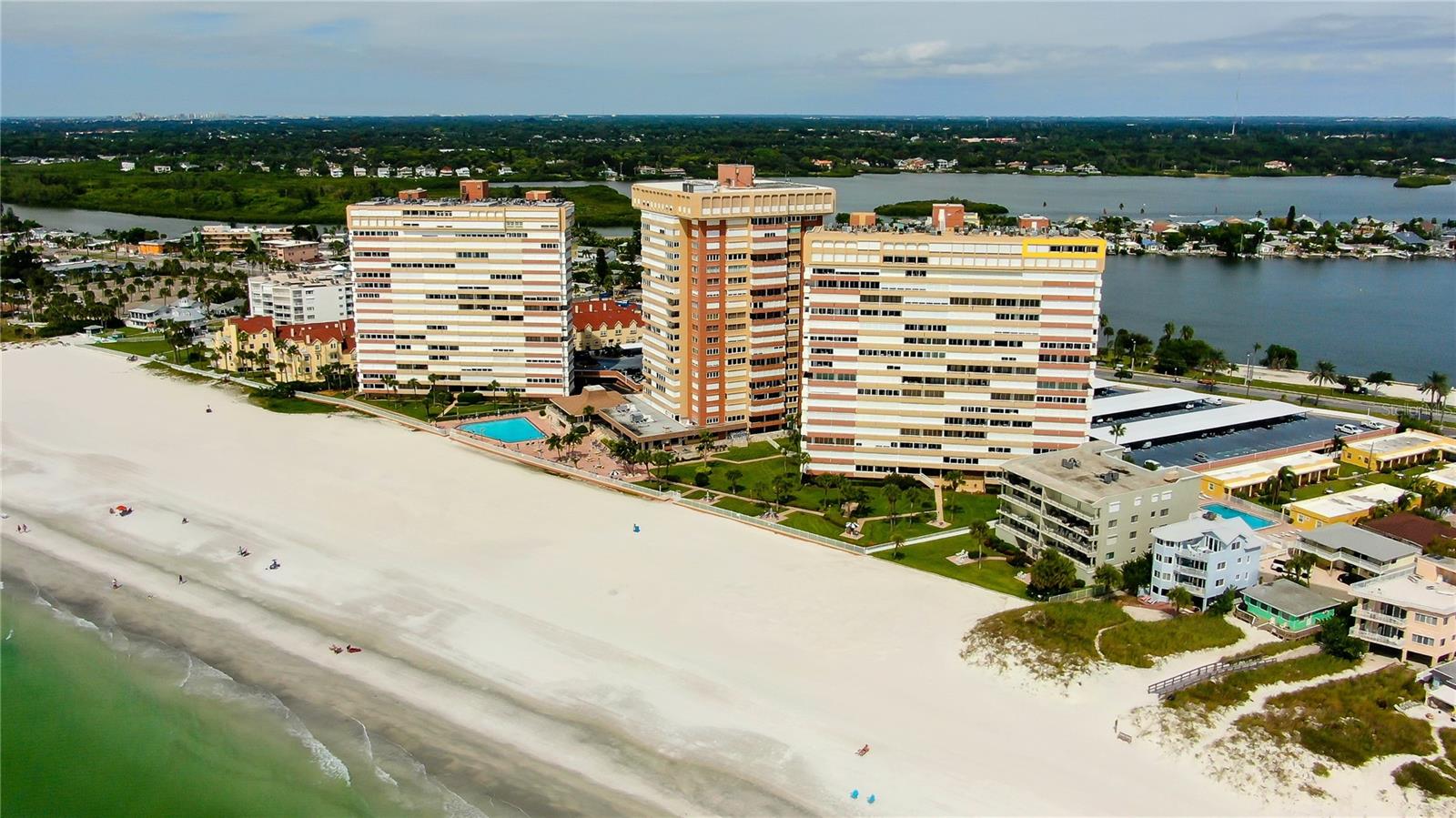 REDINGTON TOWERS 1 CONDO - Residential