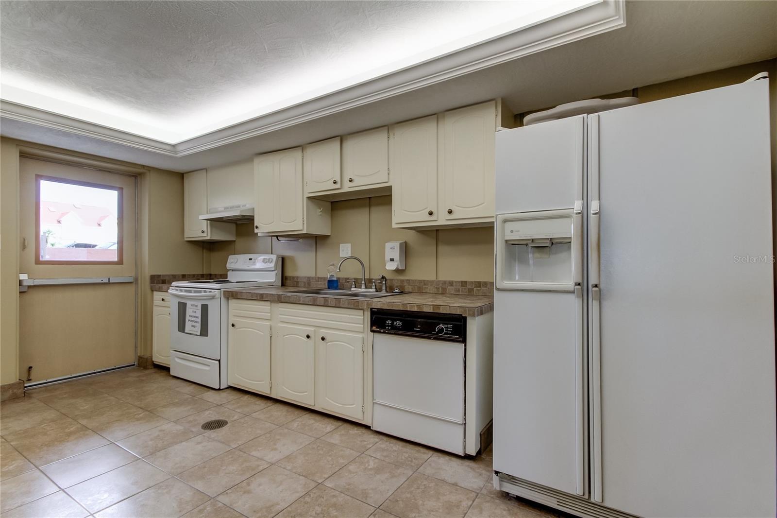 REDINGTON TOWERS 1 CONDO - Residential