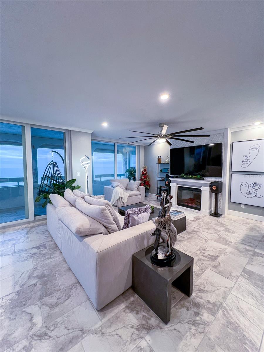 REDINGTON TOWERS 1 CONDO - Residential