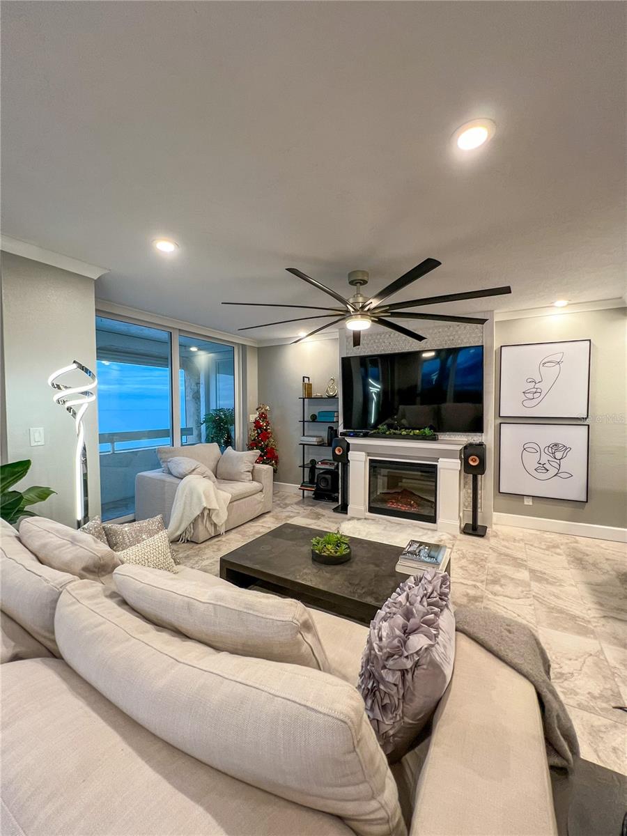 REDINGTON TOWERS 1 CONDO - Residential