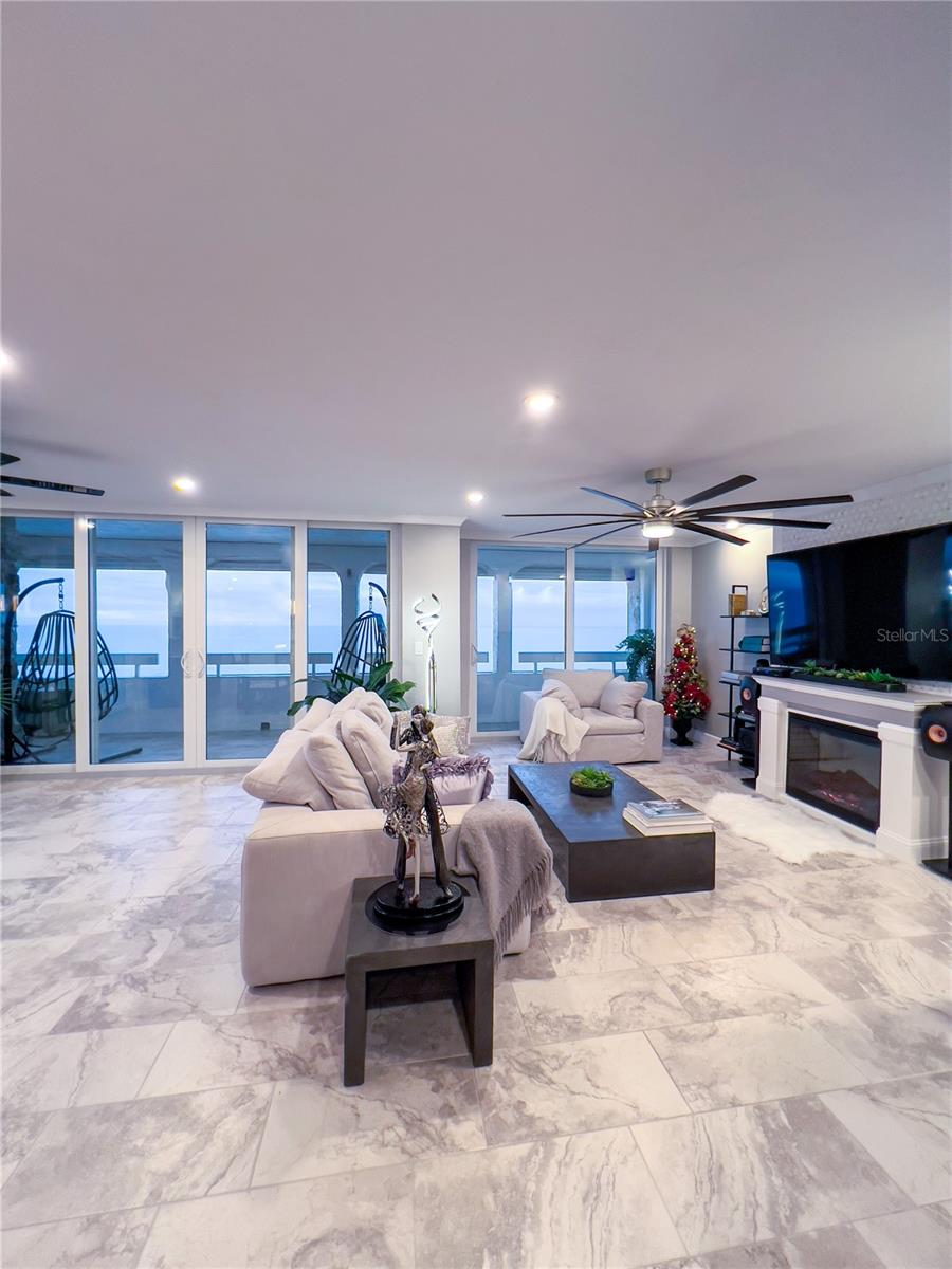 REDINGTON TOWERS 1 CONDO - Residential