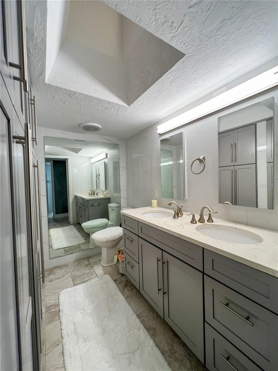 REDINGTON TOWERS 1 CONDO - Residential