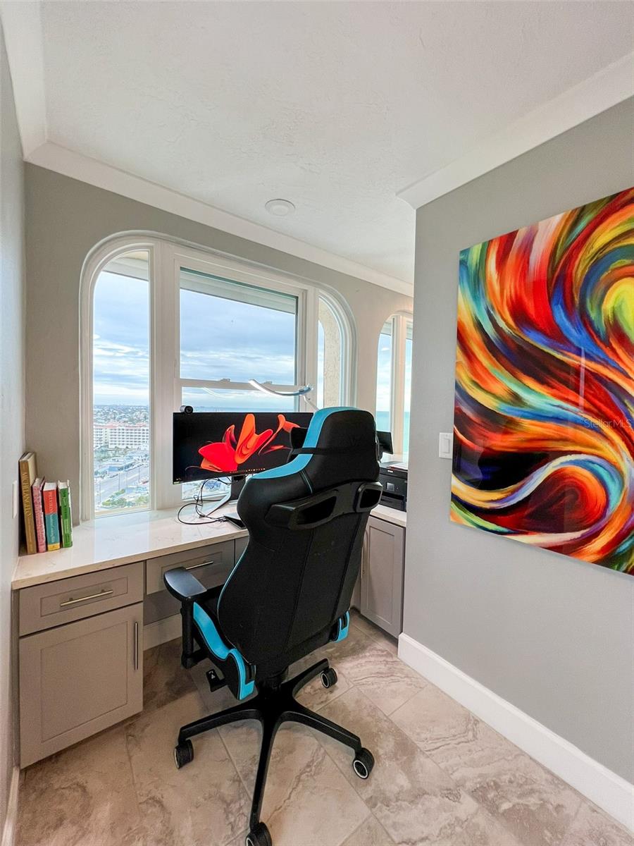 REDINGTON TOWERS 1 CONDO - Residential