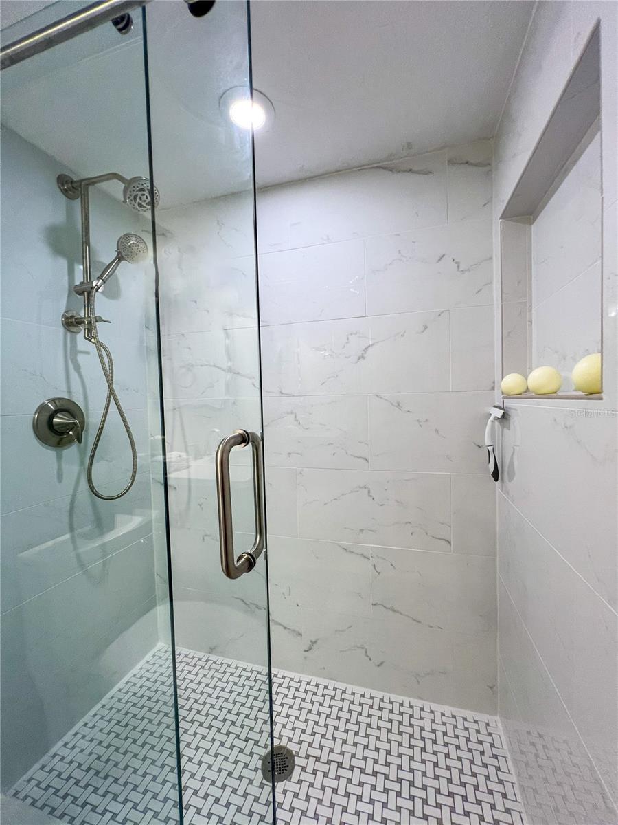REDINGTON TOWERS 1 CONDO - Residential