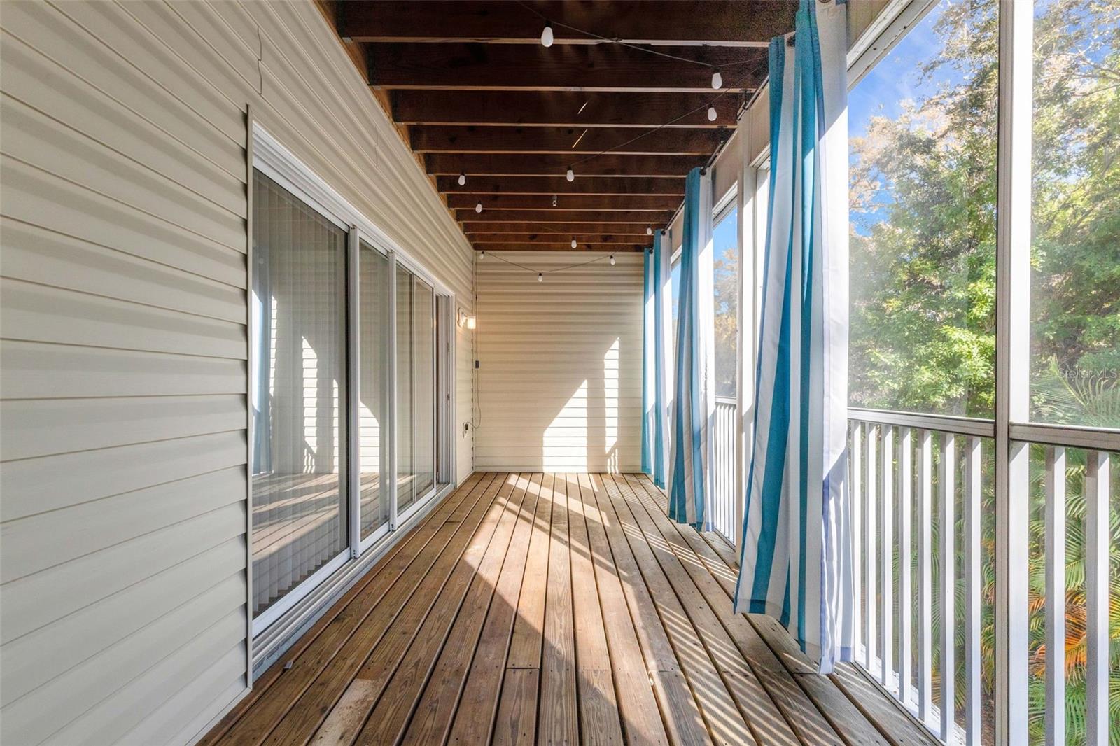 BAYSHORE TWNHS - Residential