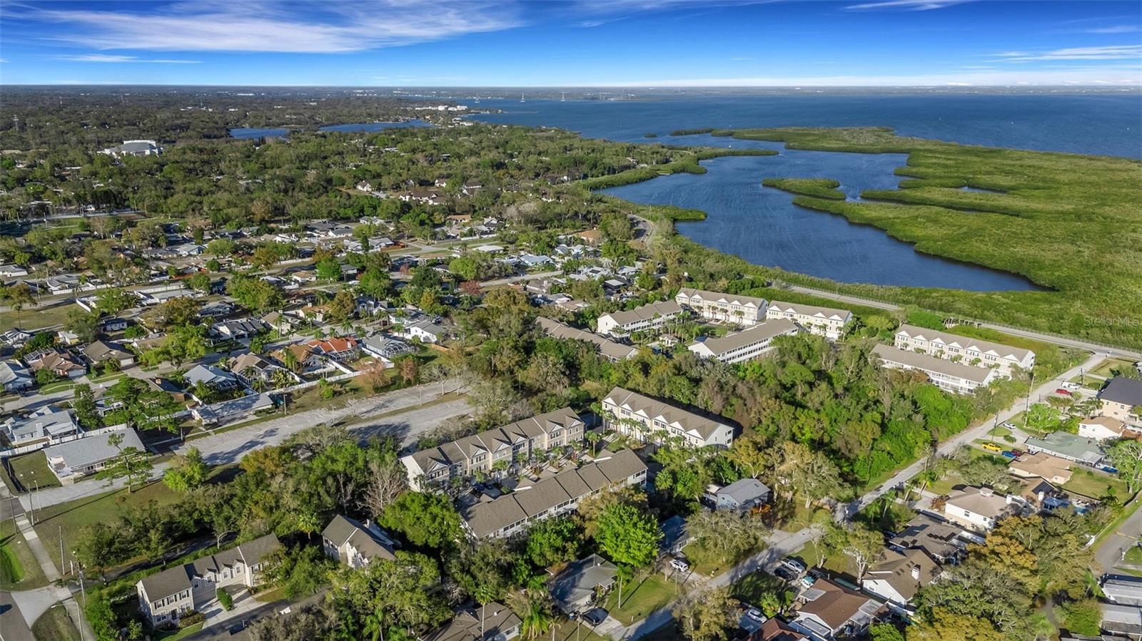 BAYSHORE TWNHS - Residential