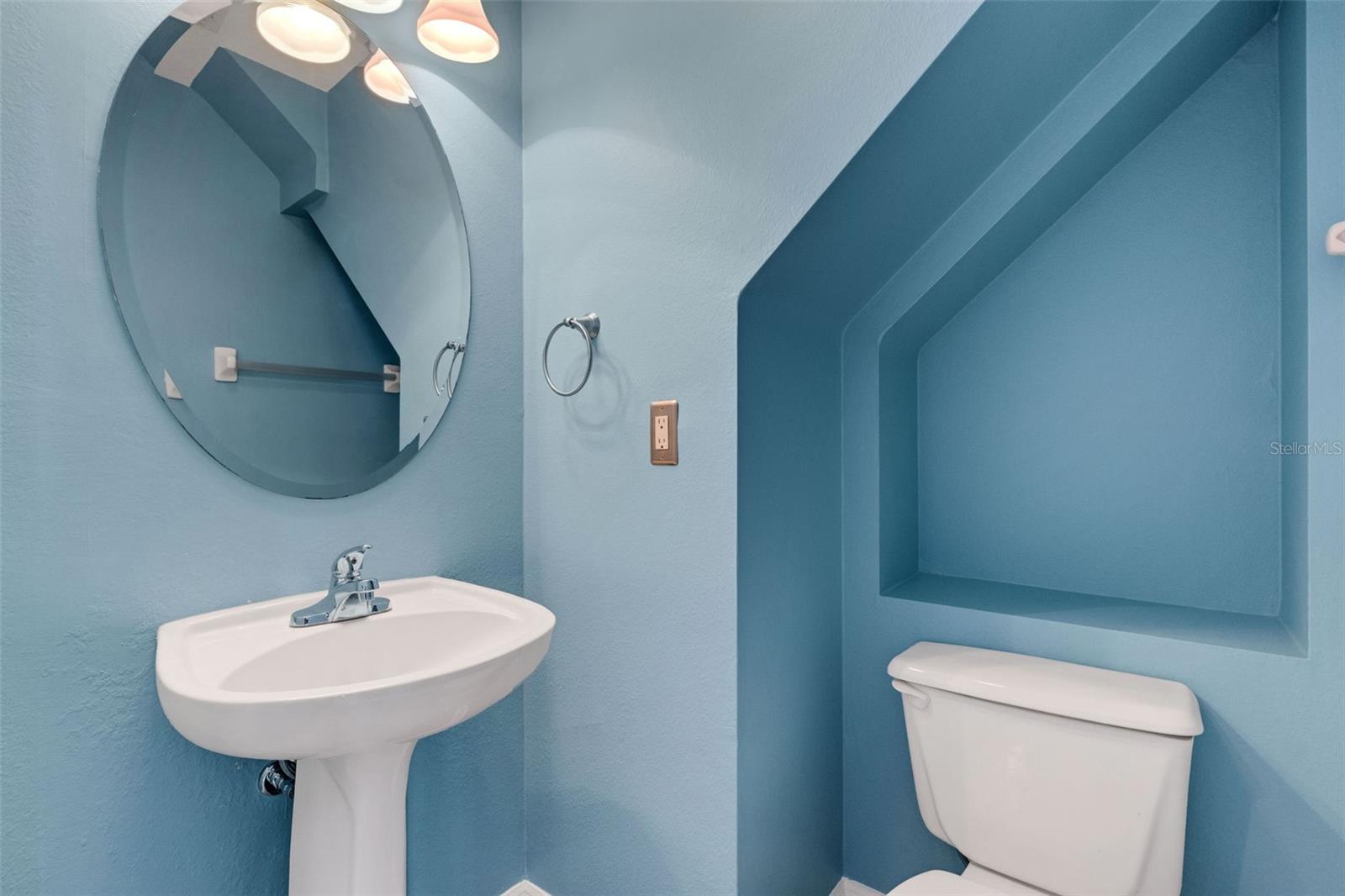 BAYSHORE TWNHS - Residential