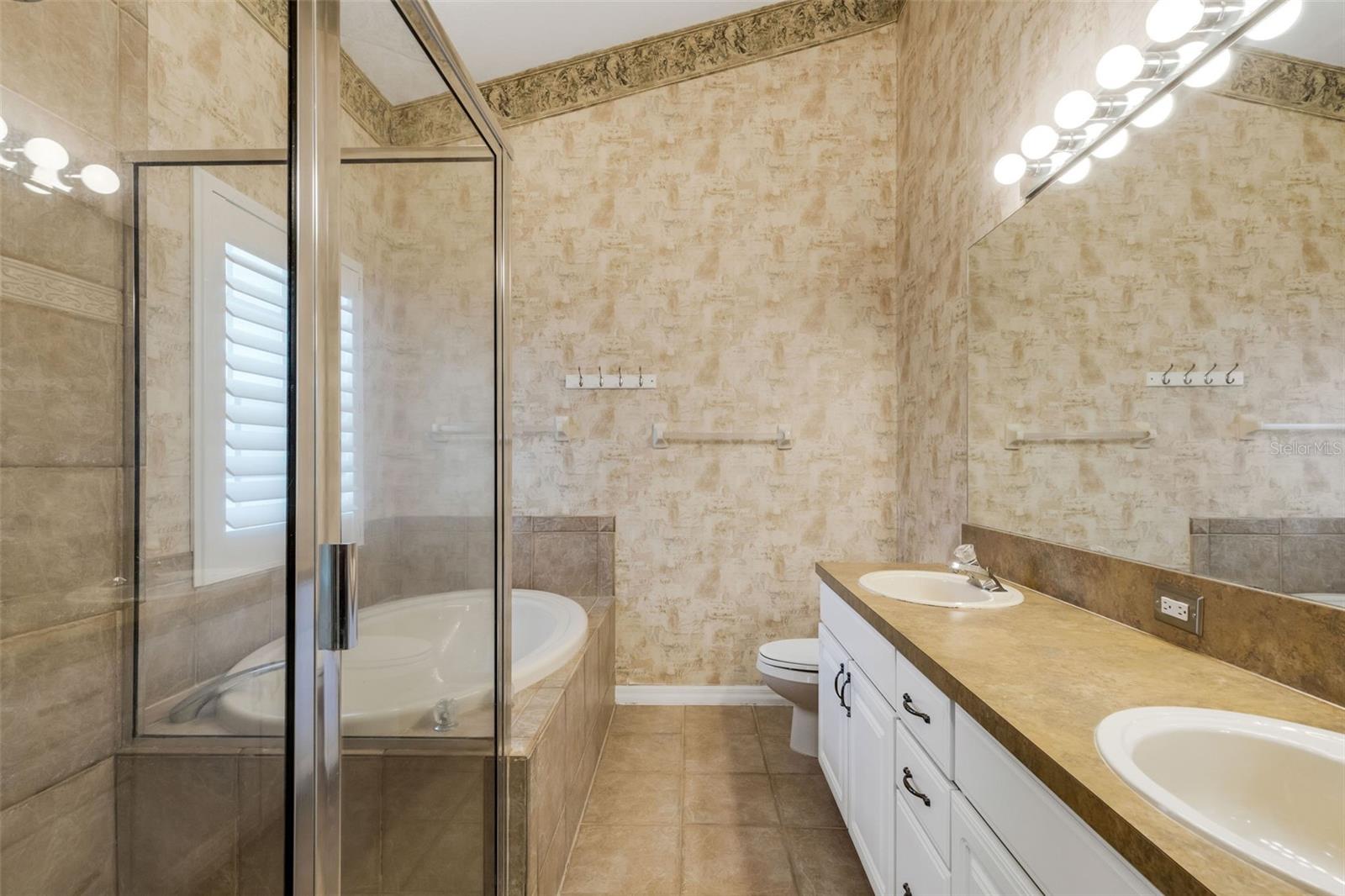 BAYSHORE TWNHS - Residential