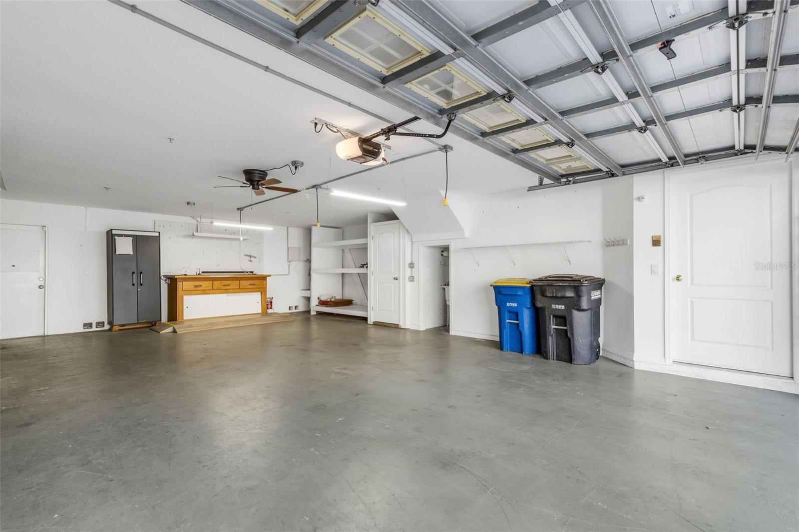 BAYSHORE TWNHS - Residential