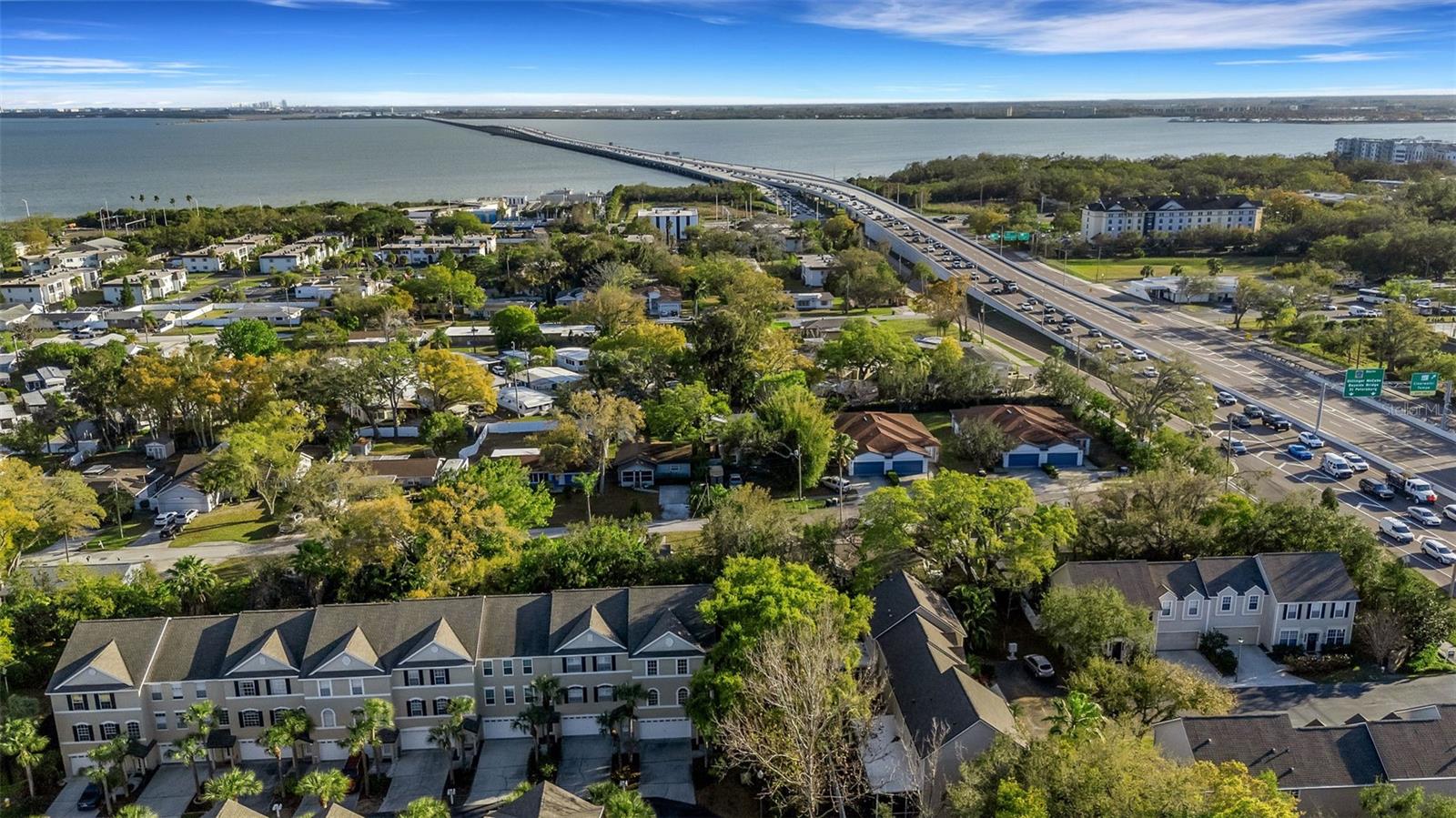 BAYSHORE TWNHS - Residential