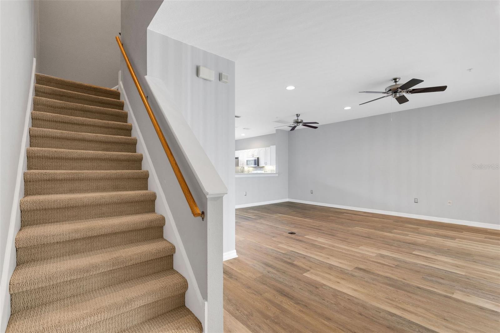 BAYSHORE TWNHS - Residential