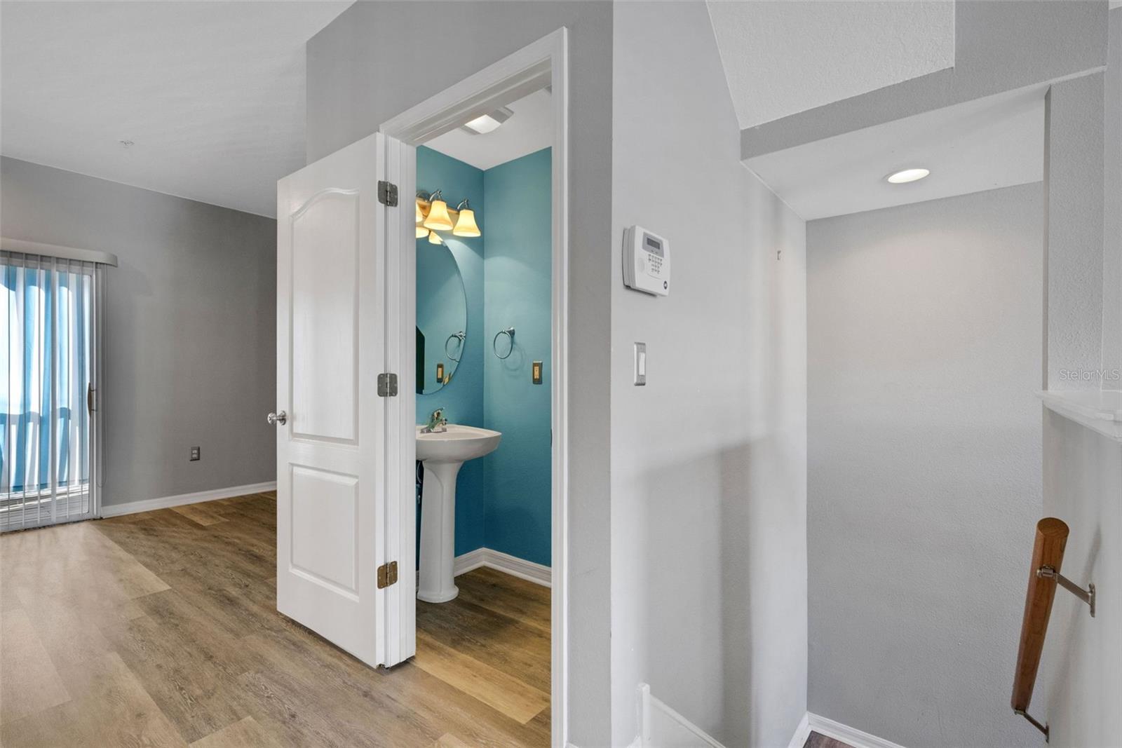 BAYSHORE TWNHS - Residential