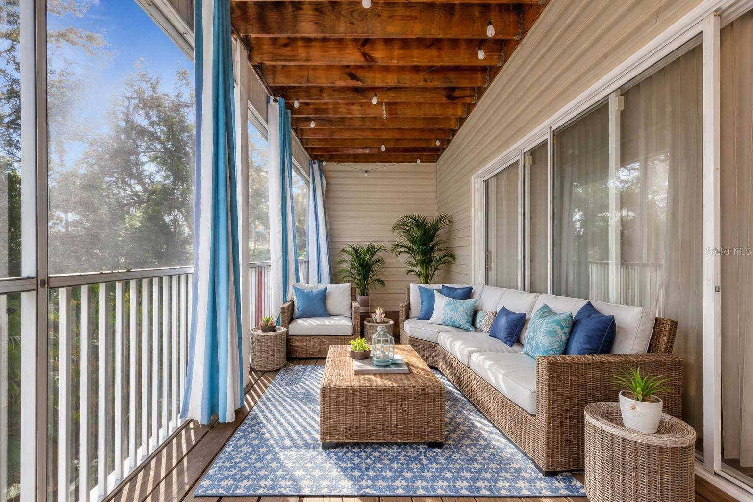 BAYSHORE TWNHS - Residential