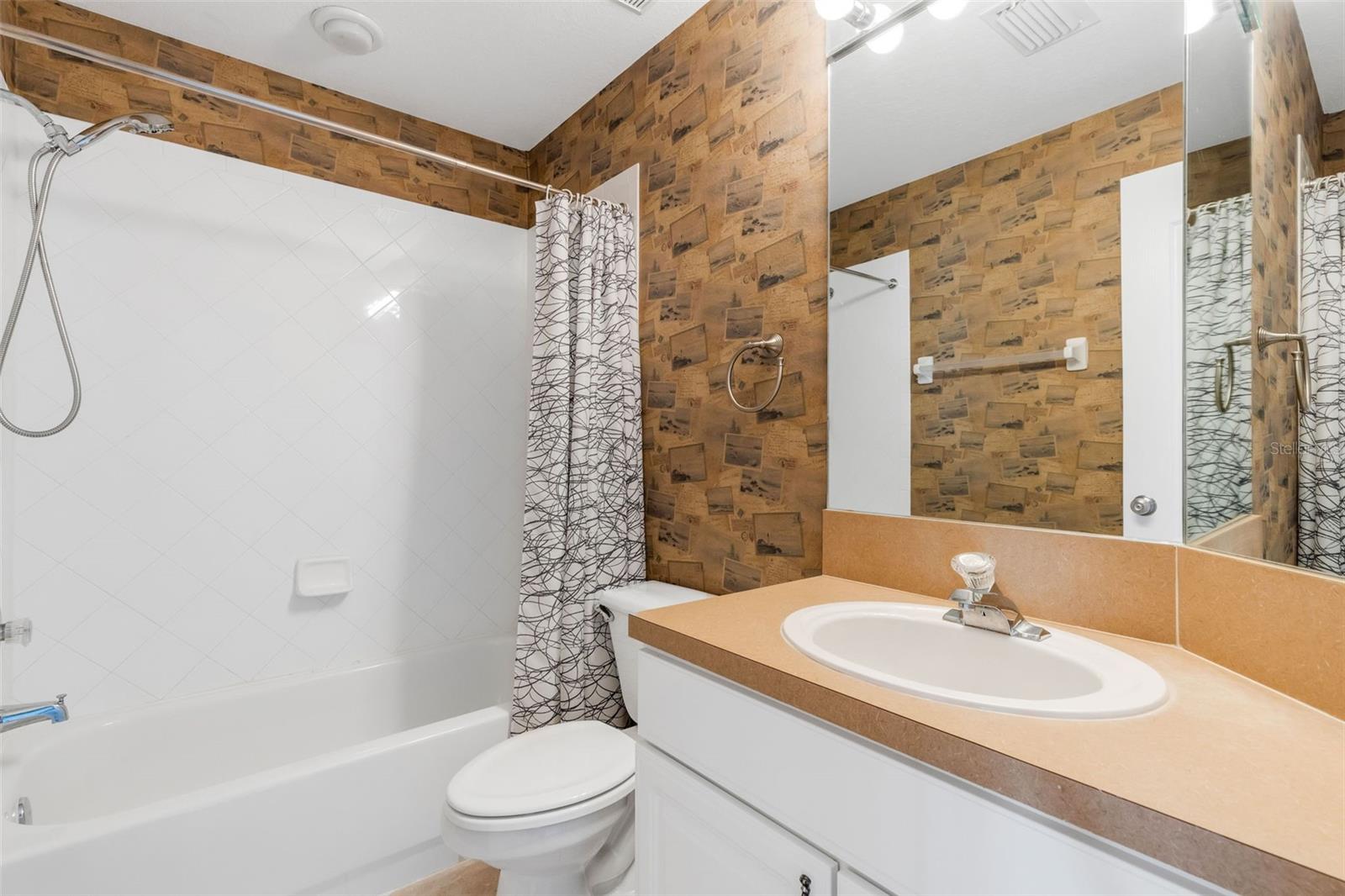 BAYSHORE TWNHS - Residential