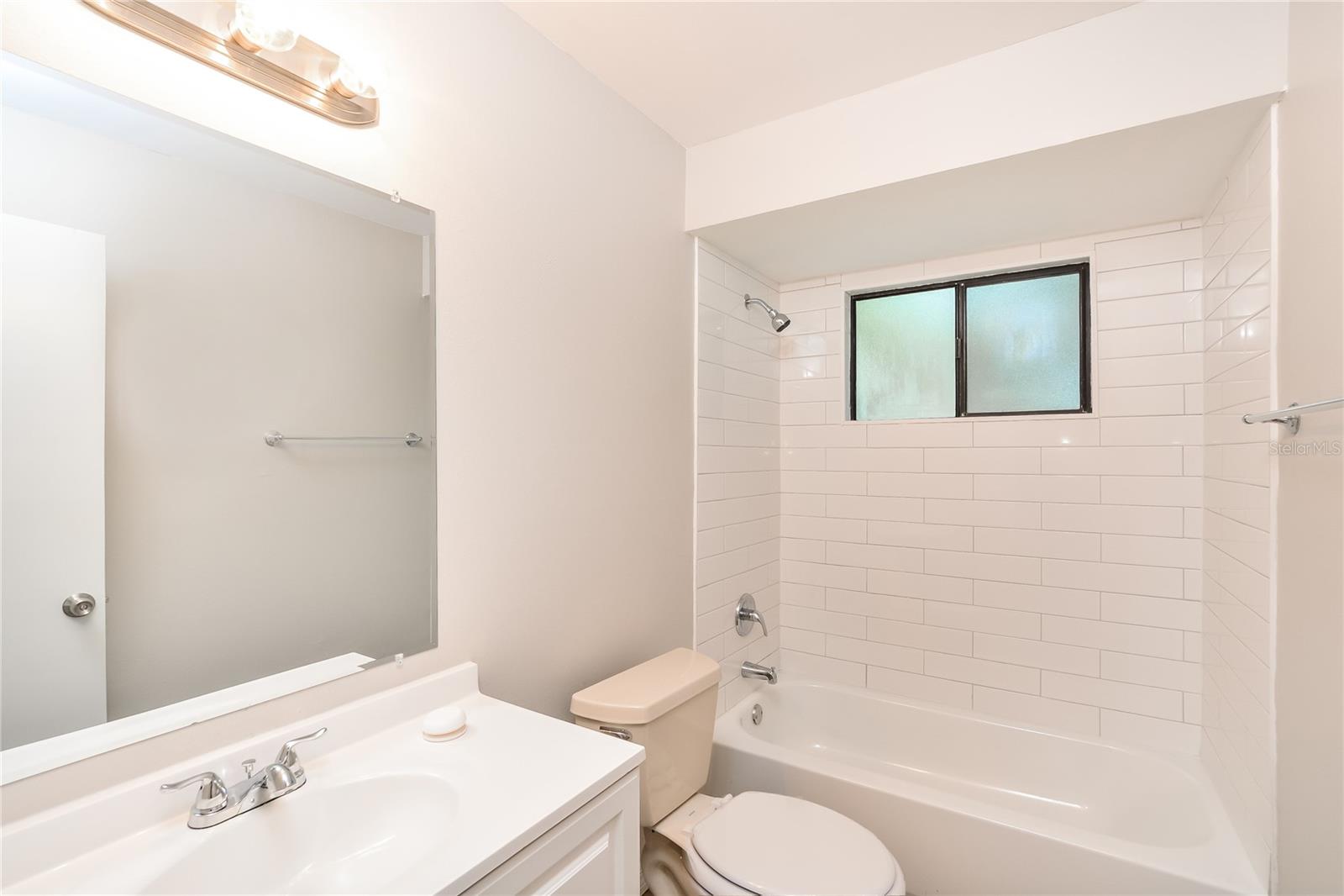 DELTONA LAKES UNIT 41 - Residential Lease