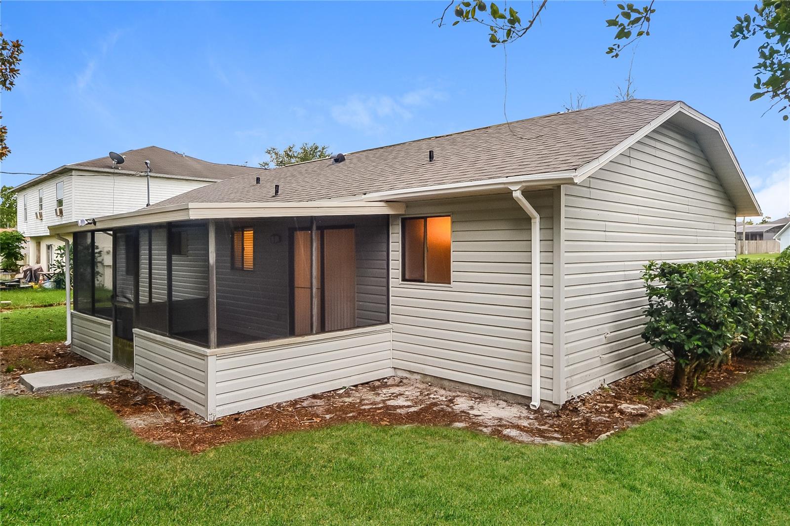 DELTONA LAKES UNIT 41 - Residential Lease