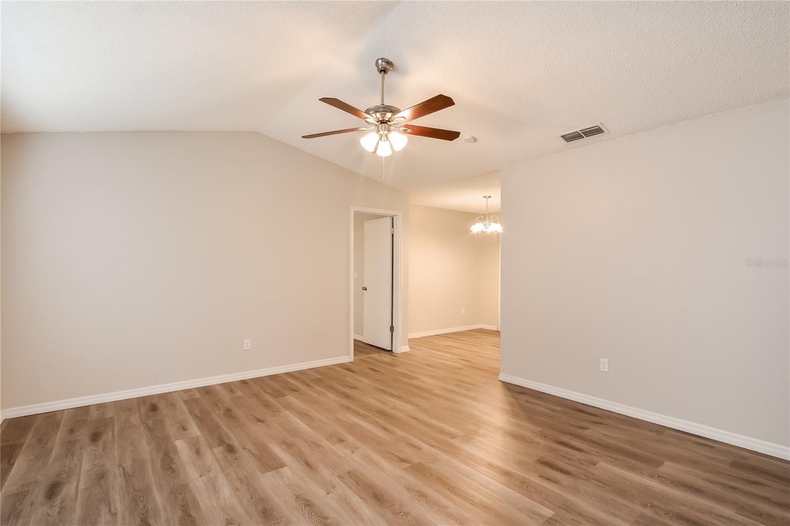 DELTONA LAKES UNIT 41 - Residential Lease