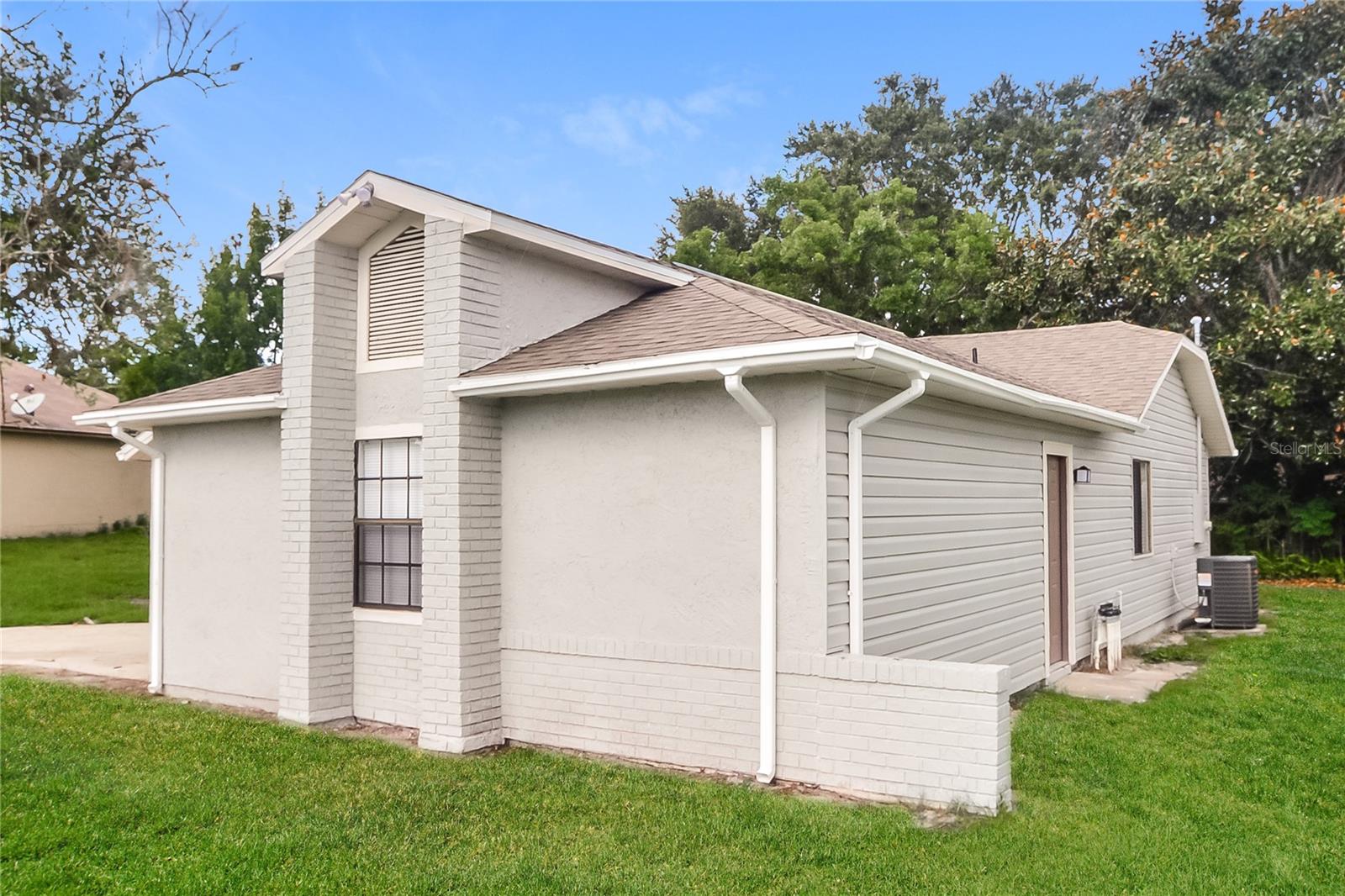 DELTONA LAKES UNIT 41 - Residential Lease