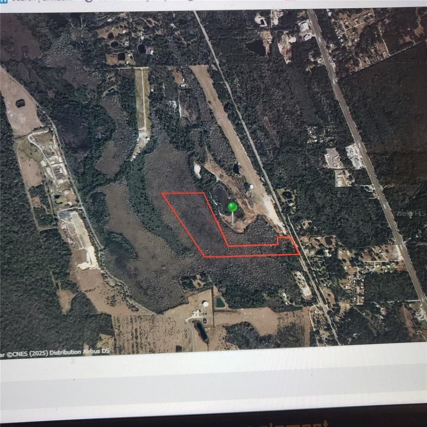 34 (plus) acres in the City of Oak Hill with 3.6 acres being agricultural zoned  (that can take one house) and 30.82 acres being designated by the county as  waste land or resource corridor. Land will need well and septic tank