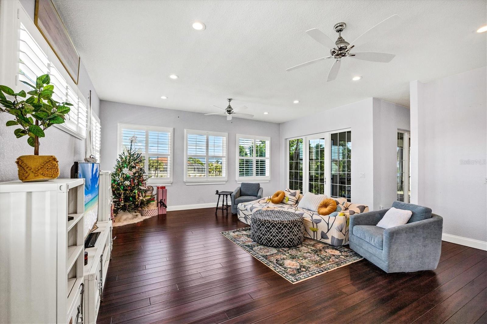 CORAL COVE - Residential