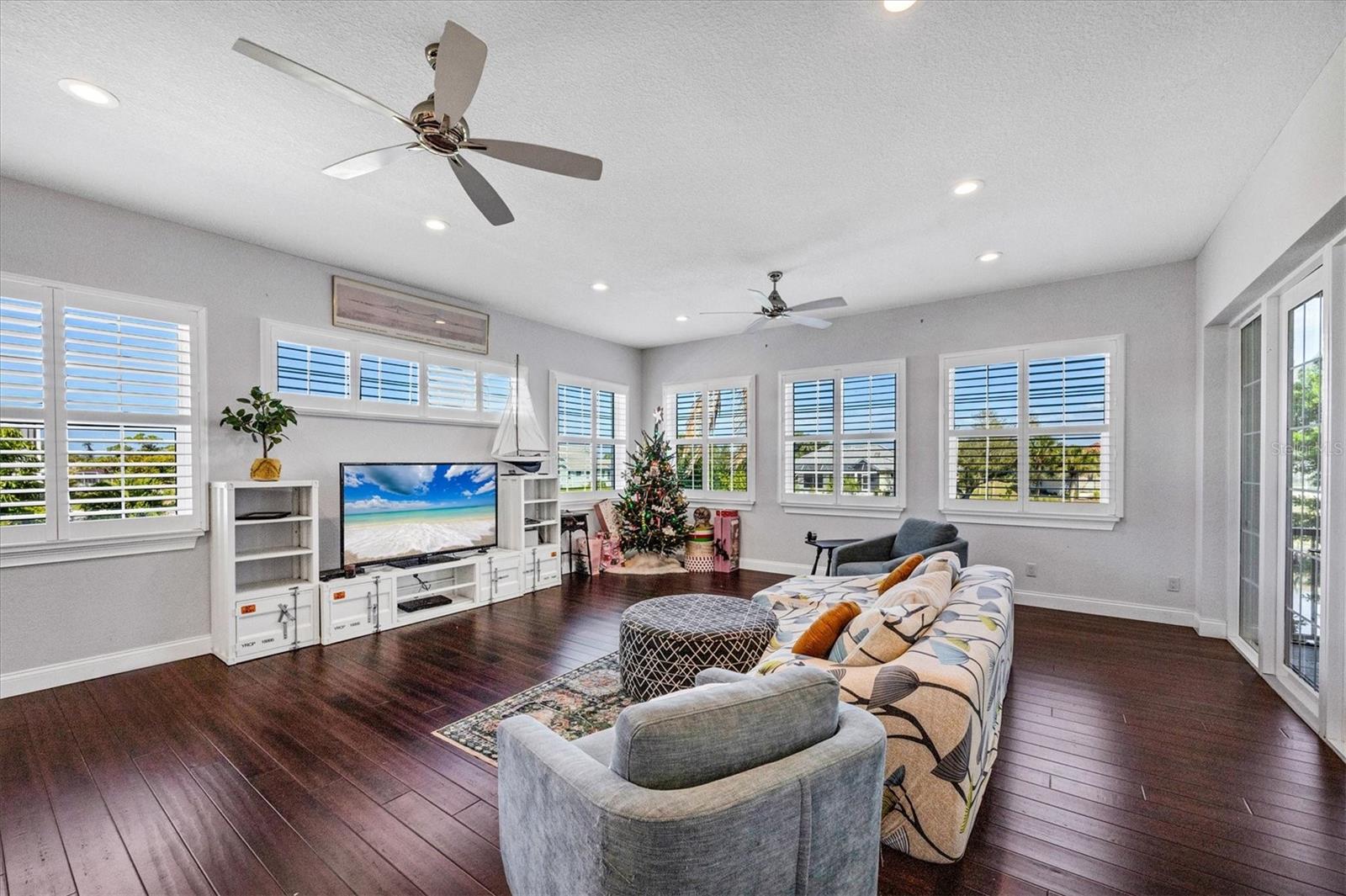 CORAL COVE - Residential