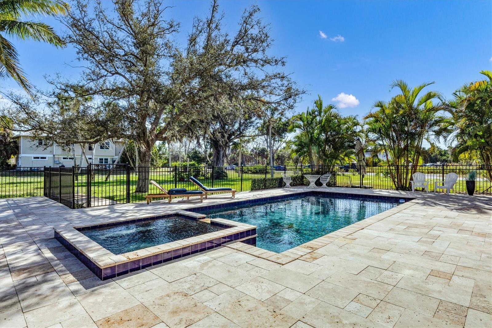 CORAL COVE - Residential