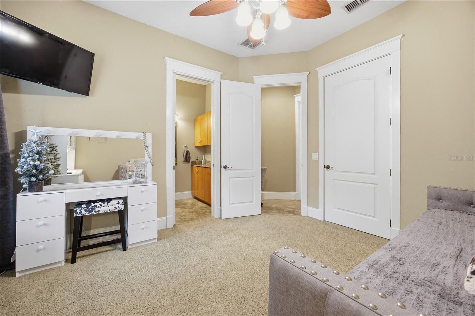 SOUTHWOOD SHORES - Residential