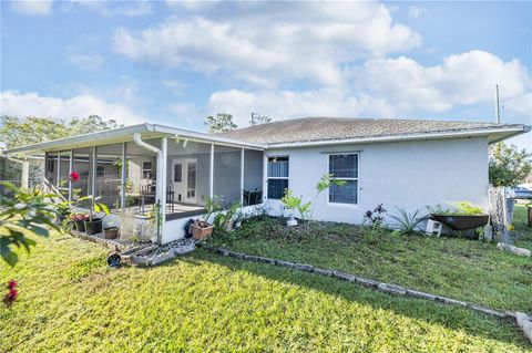 A home in LAKE WALES