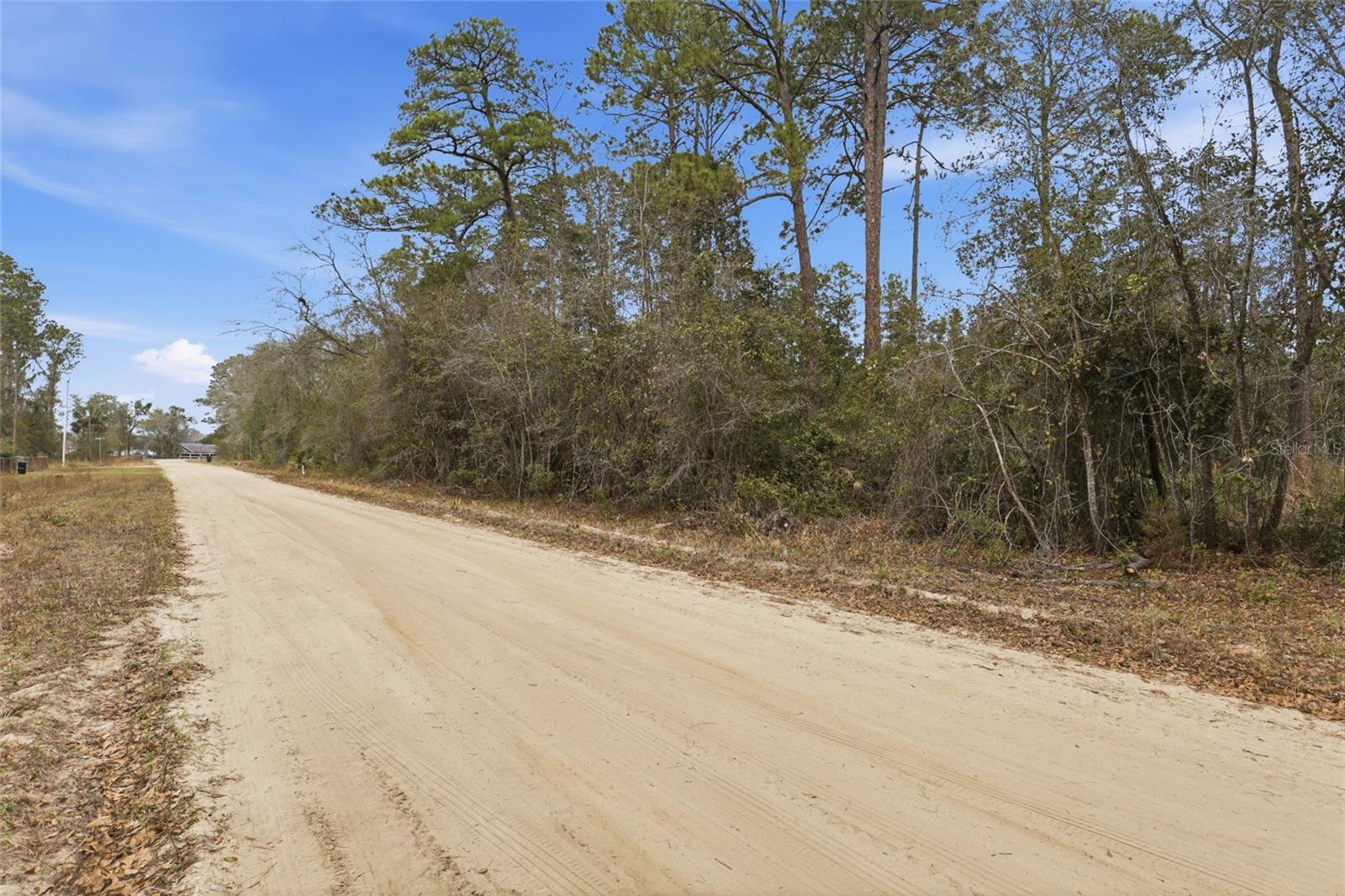 INTERLACHEN LAKES ESTATES - Land