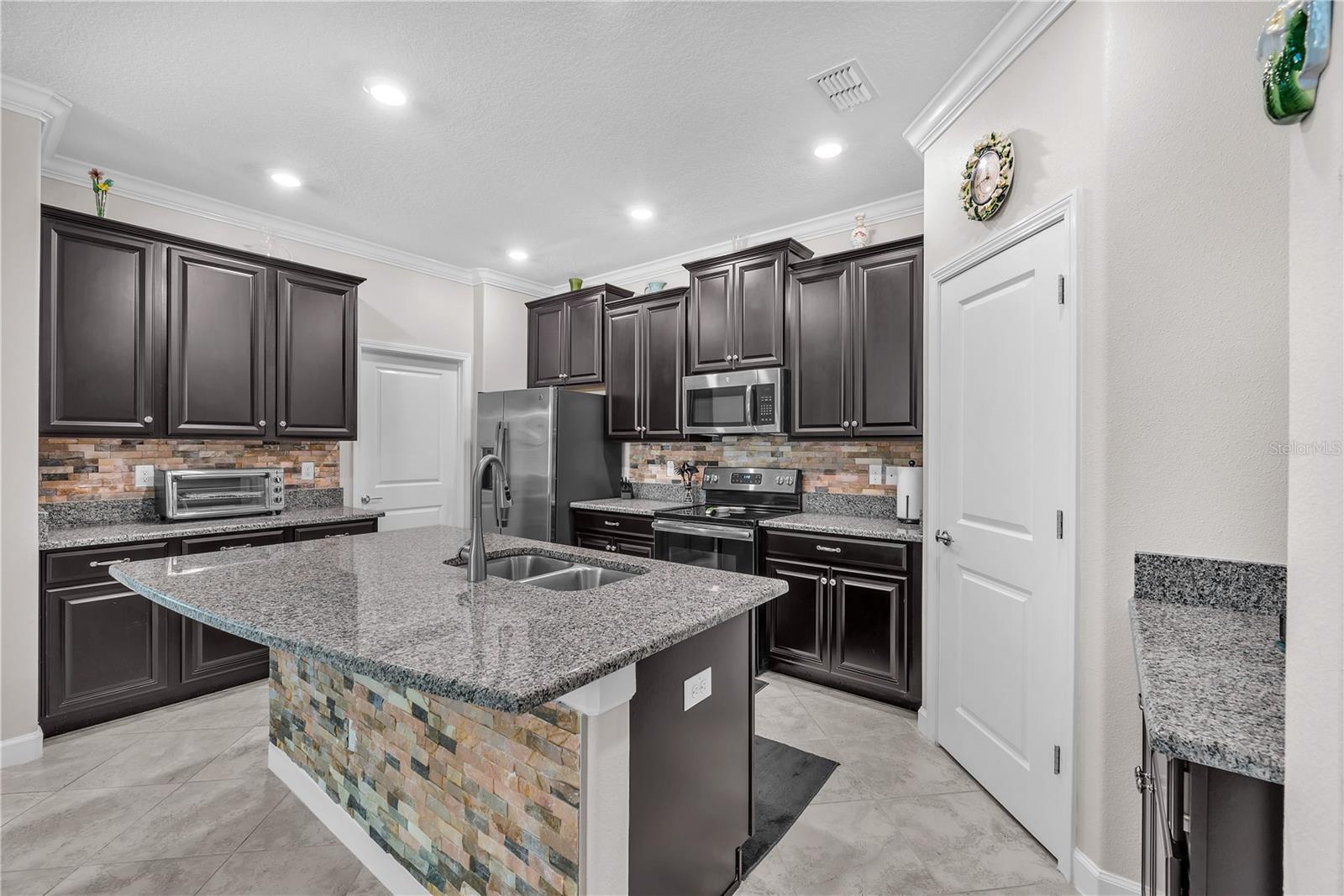 OAKS AT SHADY CREEK - Residential